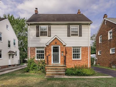 2216 Barrington Rd, University Heights, OH, 44118