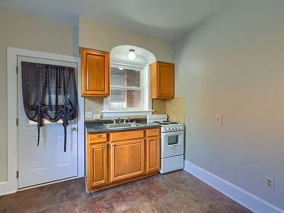 2nd image of 255 Briggs St APT 1E