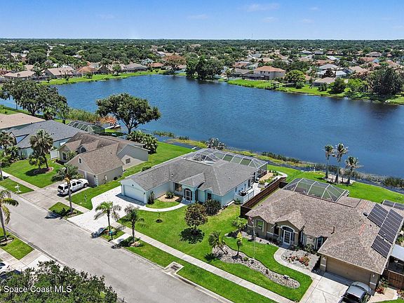 2nd image of 1102 Egret Lake Way