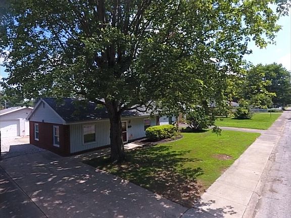 Front Driveway and Parking