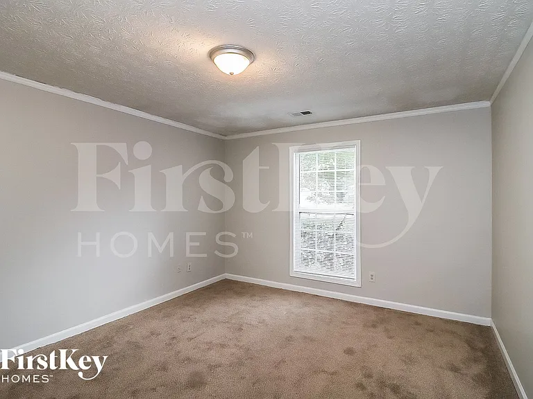 4745 Roswell Mill Dr — Photo 13