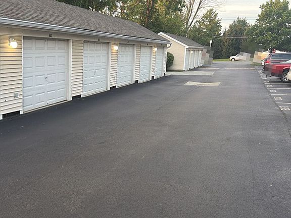 4th image of 820 Carrington Pl