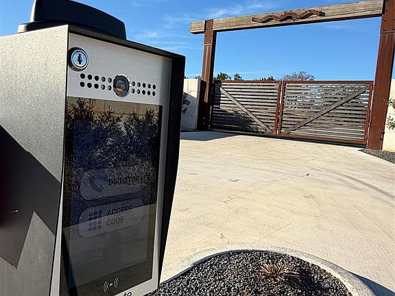 4th image of 65 464th Rnch