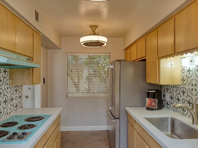 1107 W Osborn Rd — Photo 5