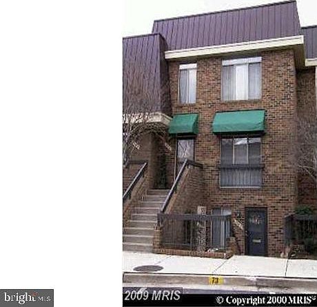 1st image of 724 15th St S #1