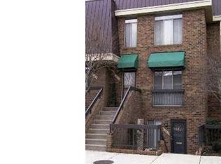 724 15th St S #1, Arlington, VA 22202