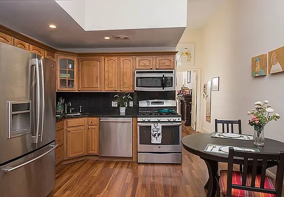 3rd image of 1239 Dean St APT 1