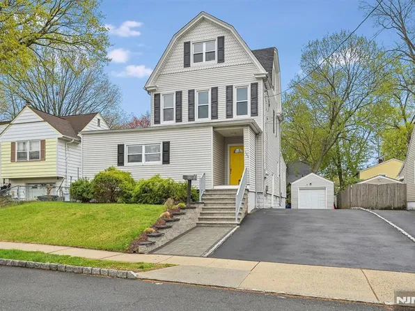 135 Cresskill Ave, Dumont, NJ 07628