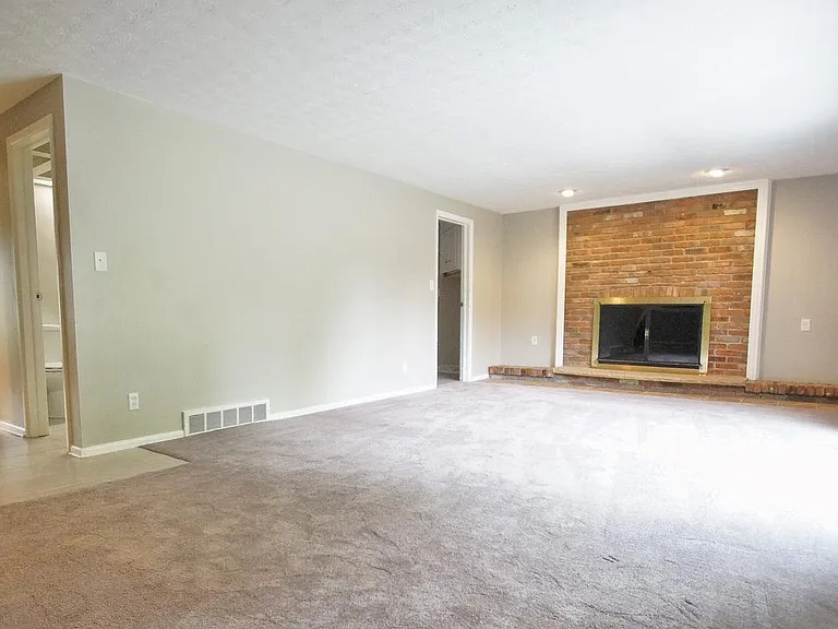 31049 S Woodland Rd — Photo 3