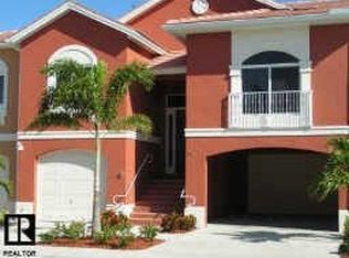 10 Lincoln Ave S, St Petersburg, FL 33711