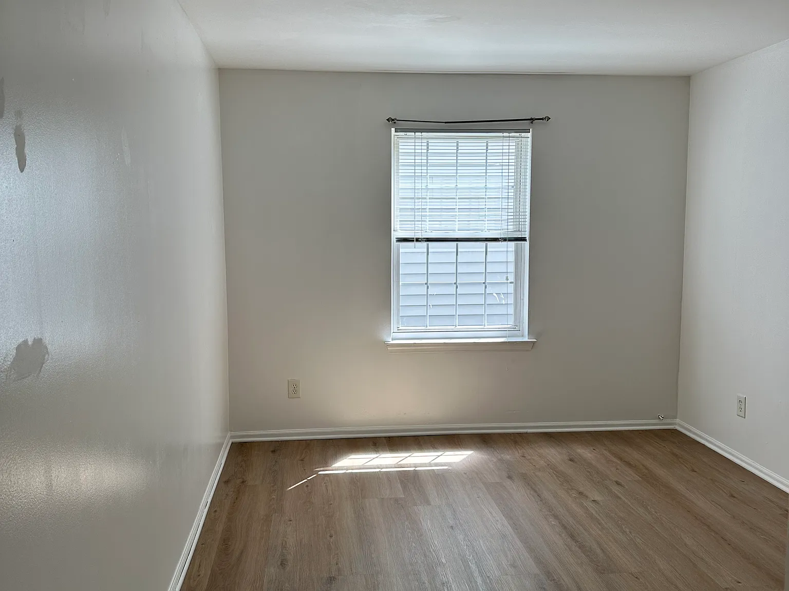 3 bed, 1350 sqft, $2,500 — Photo 3