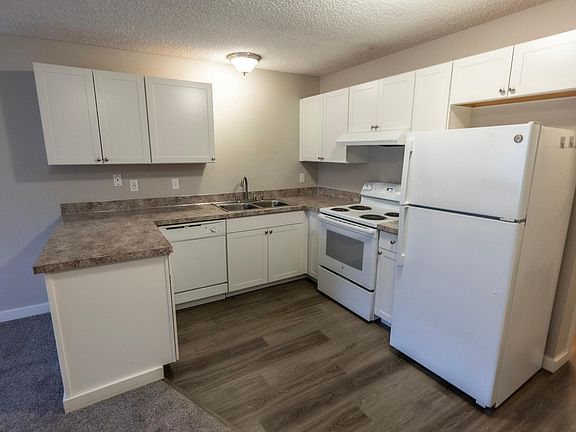 3rd image of 325 Tacoma Ave S APT H
