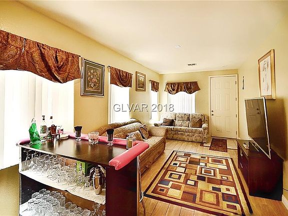 5th image of 6551 Marco Vista Ave