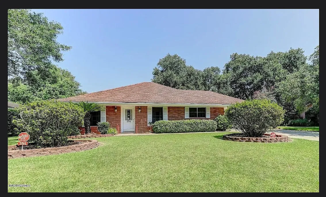 3 bed, 2.5 bath, 2308 sqft, $2,000 — Photo 1