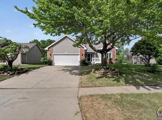 2217 SW Pondview Dr, Topeka, KS 66614