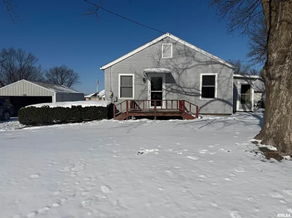 219 E Mulberry St, Mendon, IL 62351