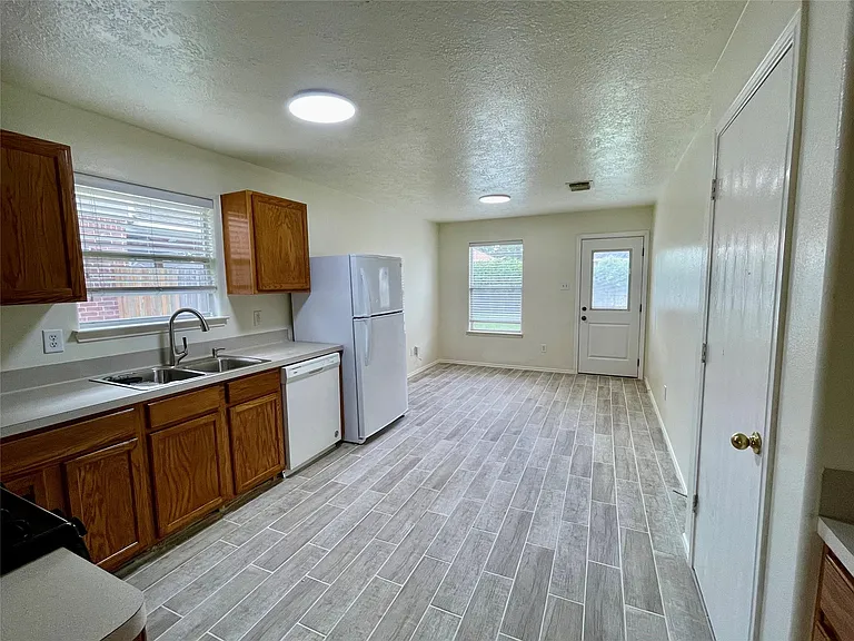 19127 Yaupon Ranch Dr — Photo 16