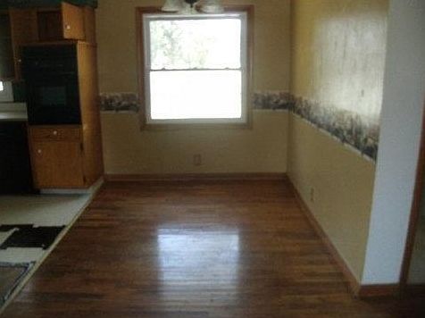 5th image of 207 Elm Dr