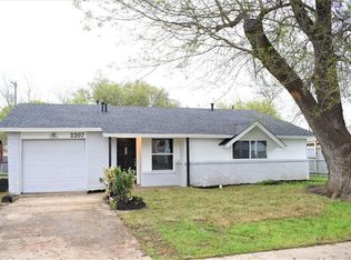 2207 Marilyn Ln, Arlington, TX 76010