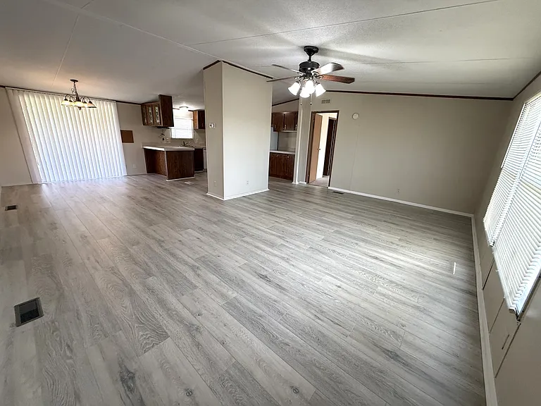 105 Kelsey Pkwy — Photo 5