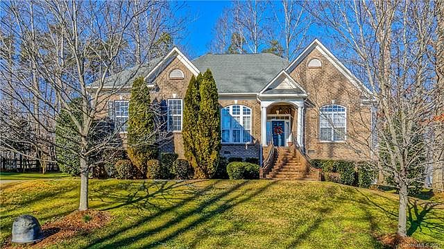 1st image of 185 Herons Gate Dr