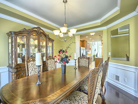 2nd image of 101 Evergreen Cir