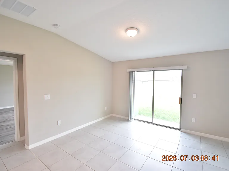3507 N Maryland Ave — Photo 10