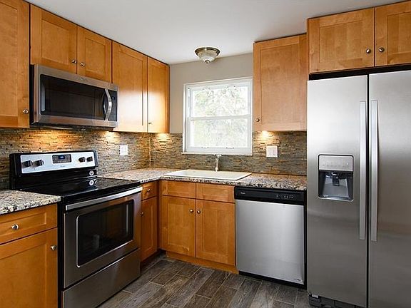 5th image of 3124 New Hampshire Dr
