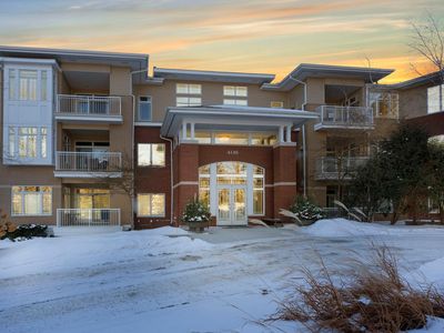 408 Parkers Lake Rd APT 107, Wayzata, MN, 55391