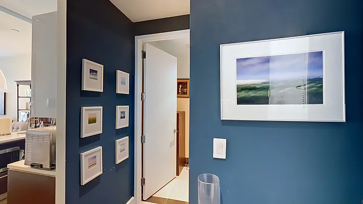Sold by Modern Spaces | media 9