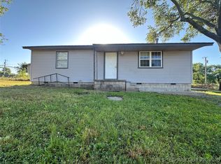 621 S 3rd St, Morris, OK 74445