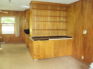 621 Cedar Bend St, Waterloo, IA 50703