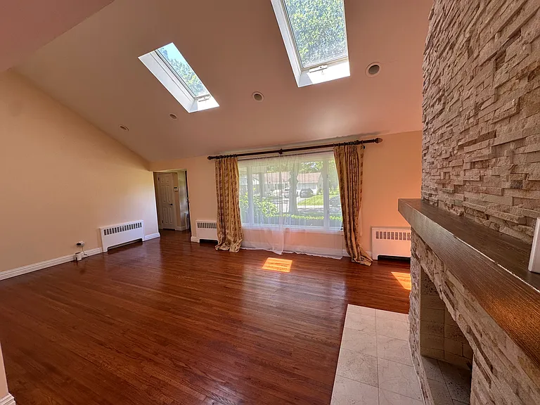 26 Midland Rd — Photo 3