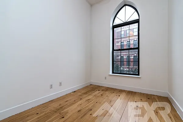 Rented by EXR | media 6