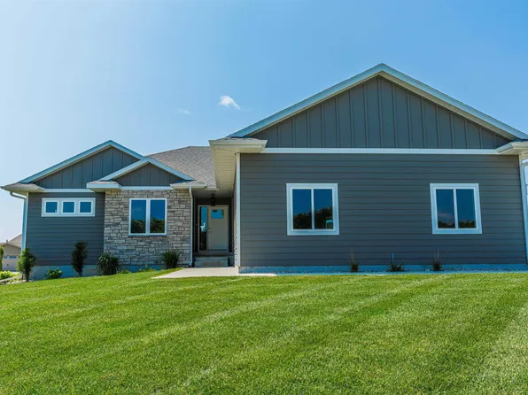 204 S 15th Ave, Rock Rapids, IA 51246