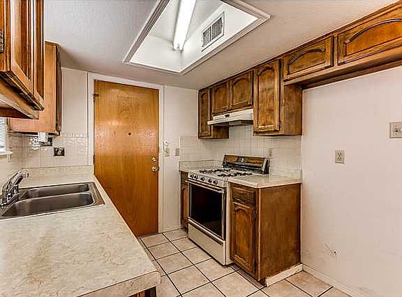 2nd image of 1528 Sierra Bonita Dr