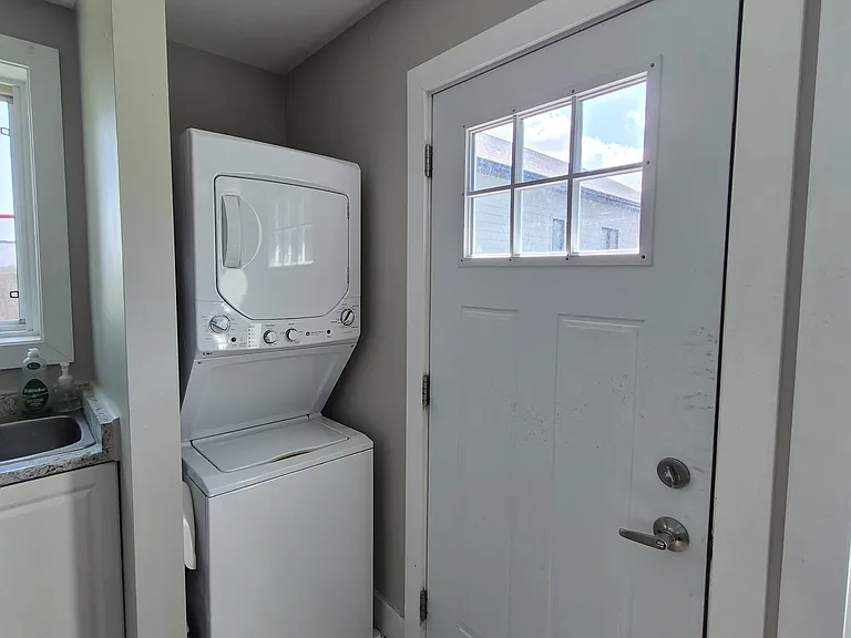 212 Little Ave — Photo 11