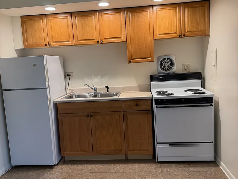 632 E North Broadway St — Photo 12