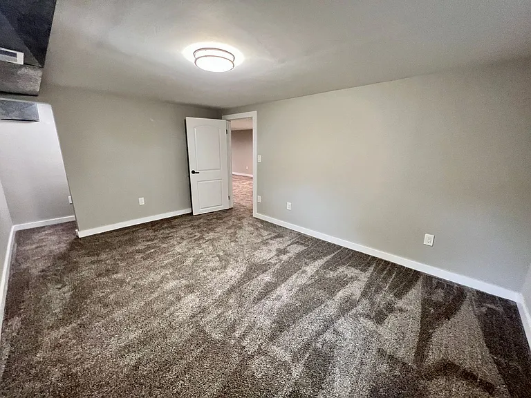2539 Howard Ave — Photo 26