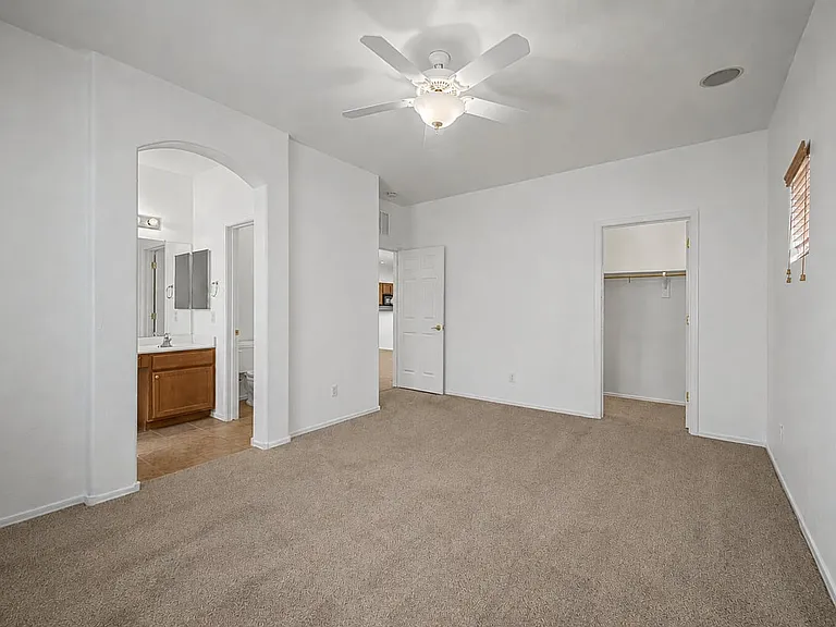 2050 N Arbor Ln — Photo 47