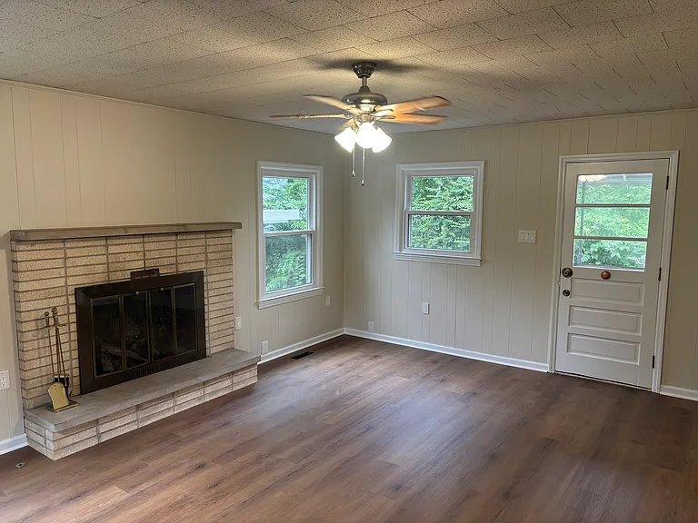 212 Zandale Dr — Photo 12
