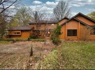 2855 Ethan Allen, Milford, MI 48381