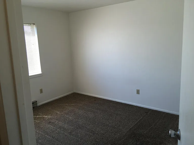 921 SE Klemgard St #F6 — Photo 7