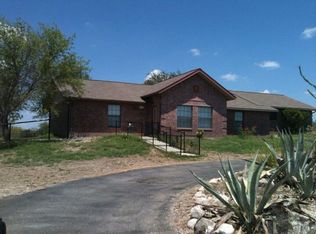 173 E Skyview Dr, Del Rio, TX 78840