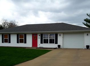 1220E E Grant St, Maryville, MO 64468