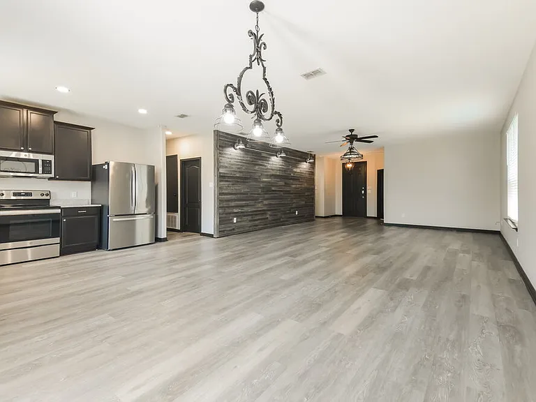 9136 Benevolent Ct — Photo 6