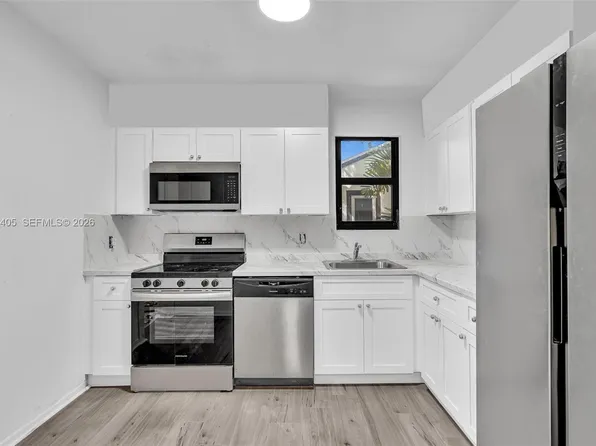 118 NW 44th St, Miami, FL