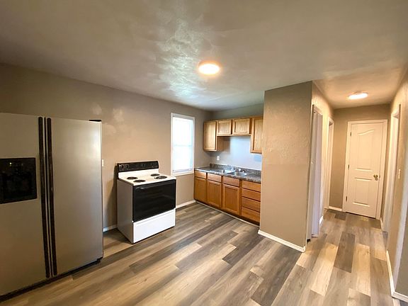 4th image of 2207-2231 Brookdale Ln #2239