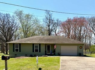 16 Town Rd, Fayetteville, TN 37334