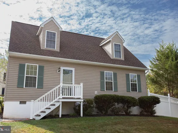 4256 Bishop Ln, Marshall, VA 20115